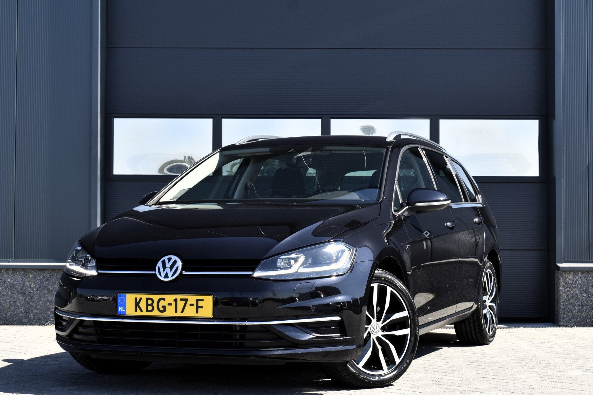 Volkswagen Golf Variant 1.5 TSI Highline Sound Carplay - Cru, Auto's, Volkswagen, Stof, 4 cilinders, 150 pk, Zwart