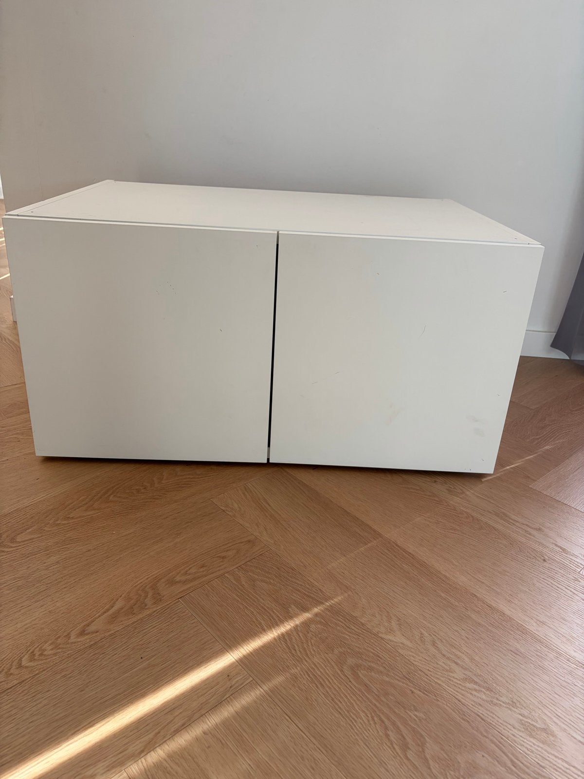 IKEA Besta Kast - Wit Opbergmeubel met Twee Deuren, Ophalen, Gebruikt