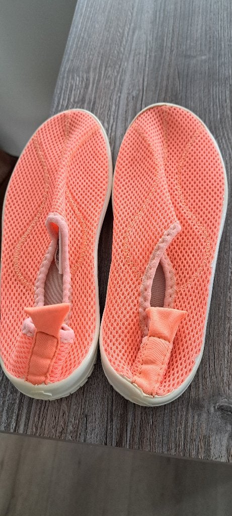 waterschoenen Decathlon maat 34-35, Ophalen, Kind, Zeil- of Surfschoenen, Zo goed als nieuw