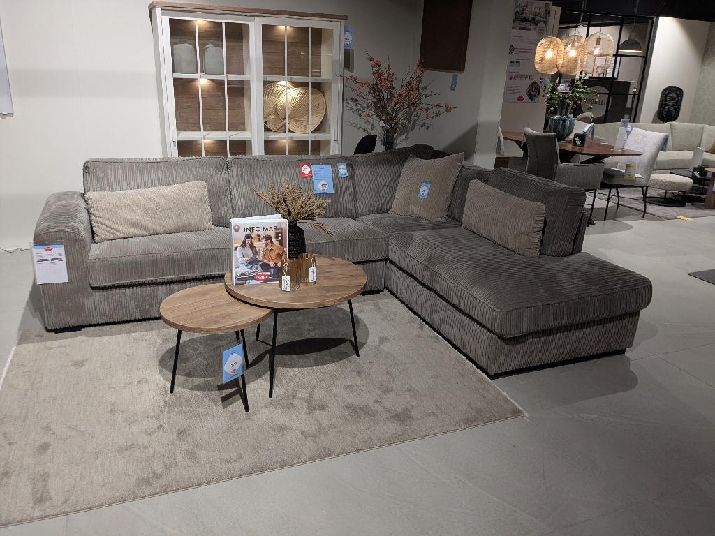 SHOWROOM HOEKBANK STERK AFGEPRIJSD