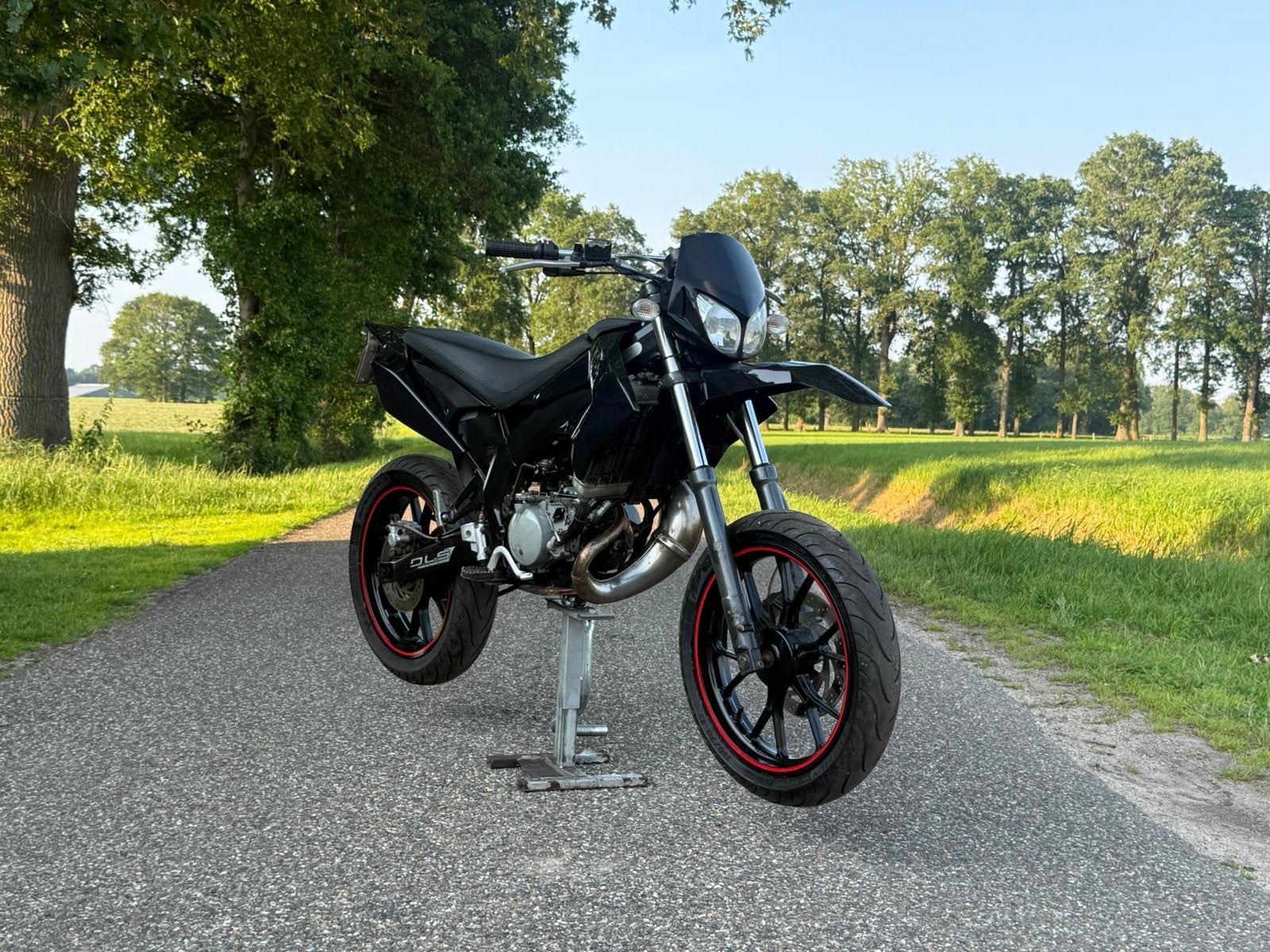 Derbi DRD Xtreme 2013! VOLLEDIG NAGEKEKEN EN ORGINEEL, Fietsen en Brommers, Brommers | Derbi, Ophalen, 6 versnellingen, Maximaal 45 km/u