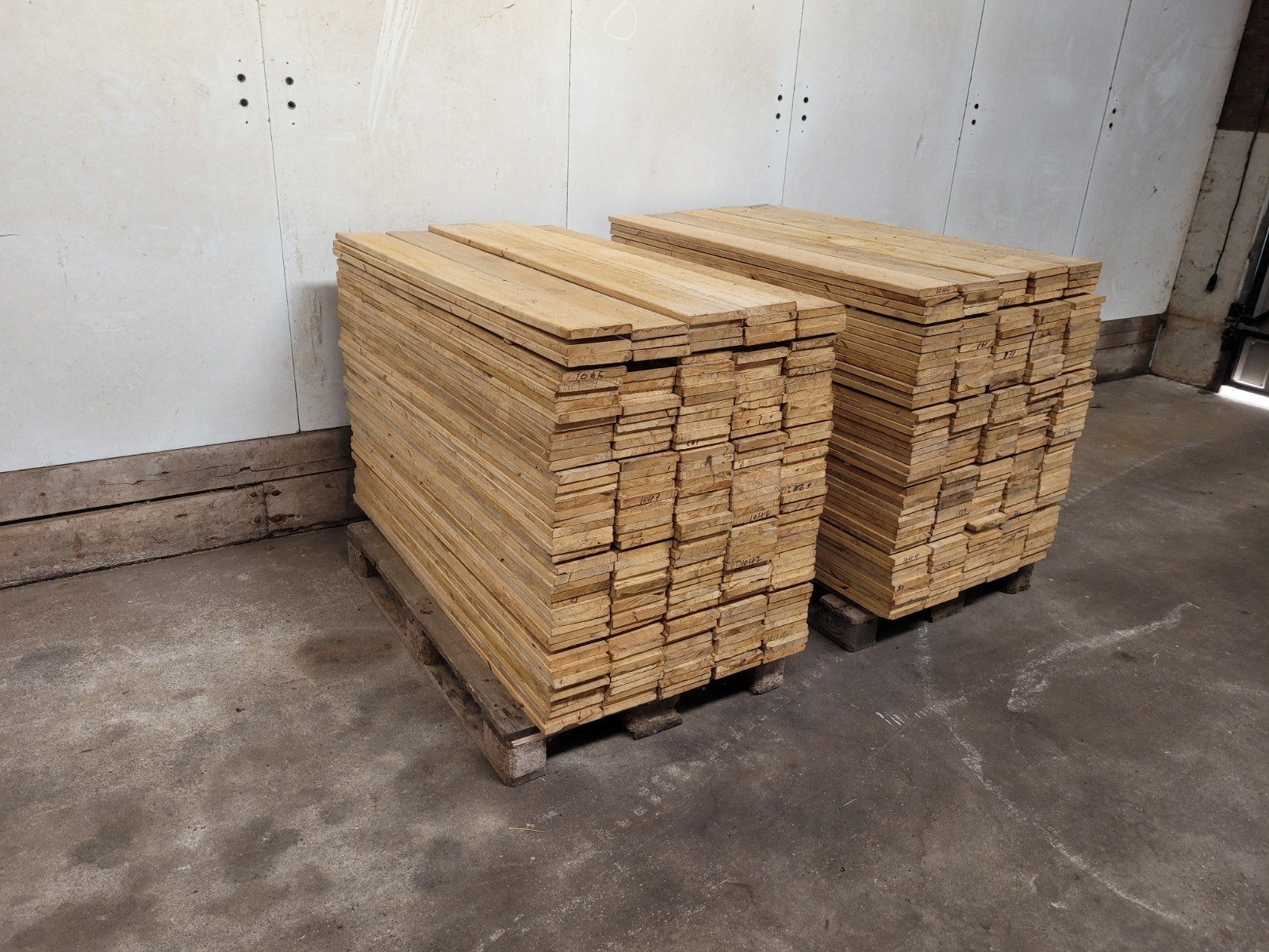 437 stuks houten planken - 137x14x1,8 cm, Ophalen, Minder dan 25 mm, Plank, Minder dan 200 cm