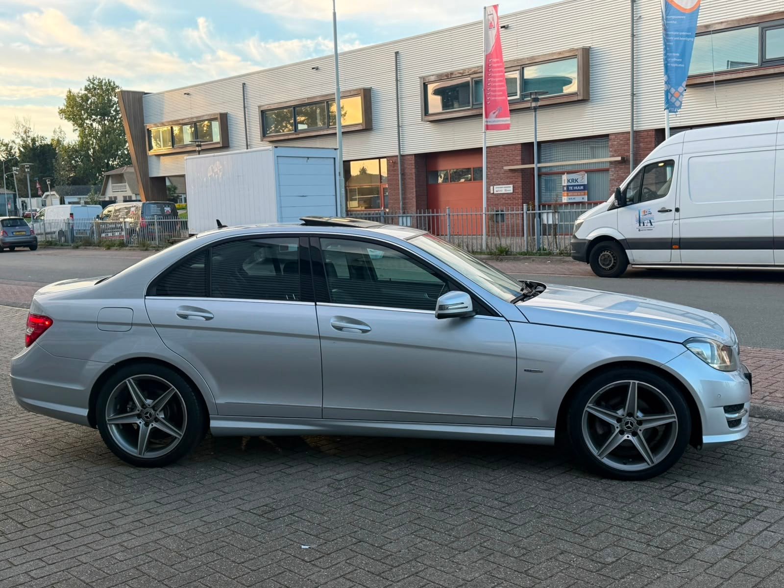 Foto 5 van Mercedes-Benz C-klasse 180 Avantgarde AMG - Automaat - Schui