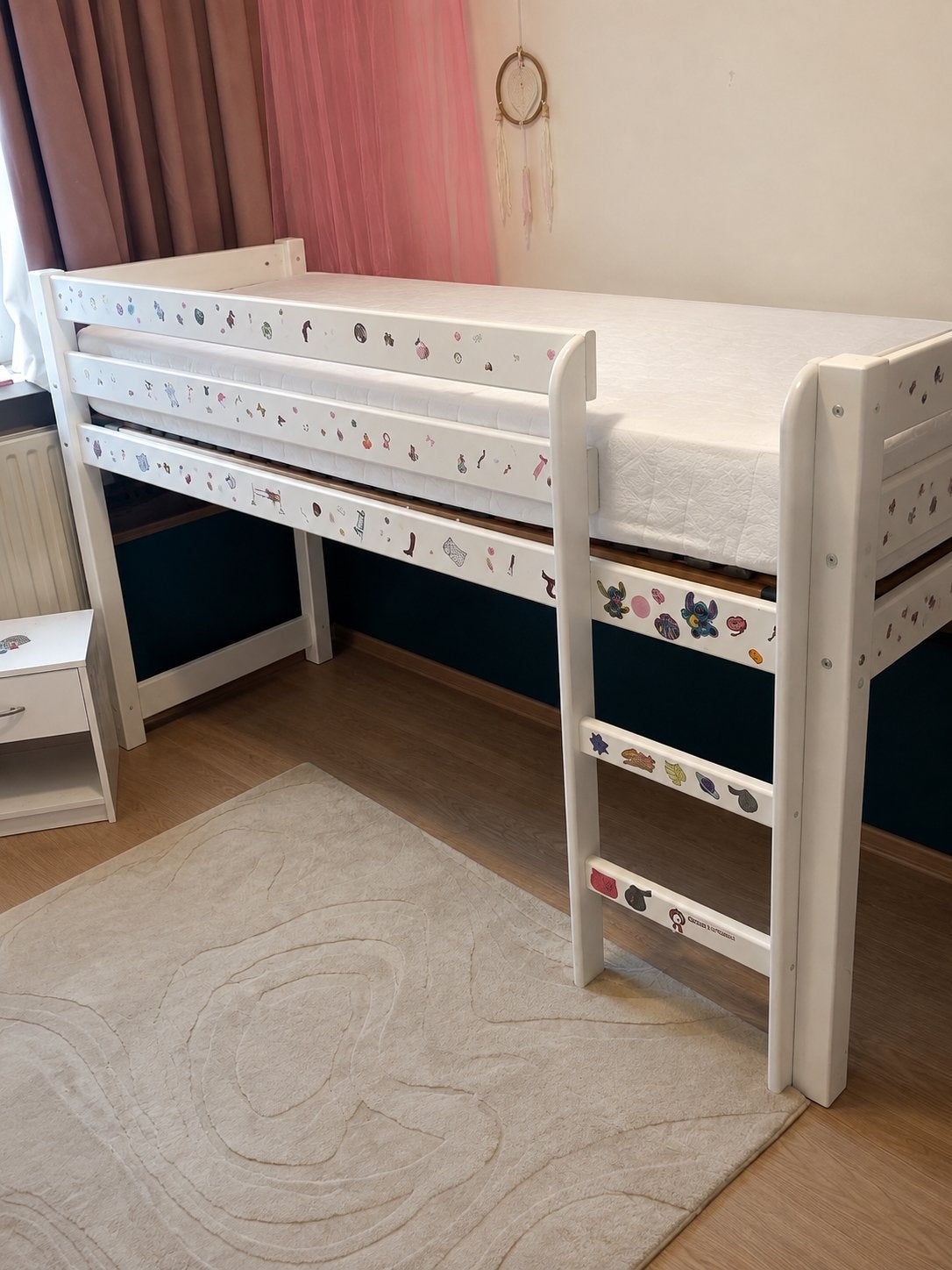 Wit hoogslaper met matras en verstelbare lattenbodem, Ophalen, 85 tot 100 cm, Gebruikt, Hoogslaper of Stapelbed
