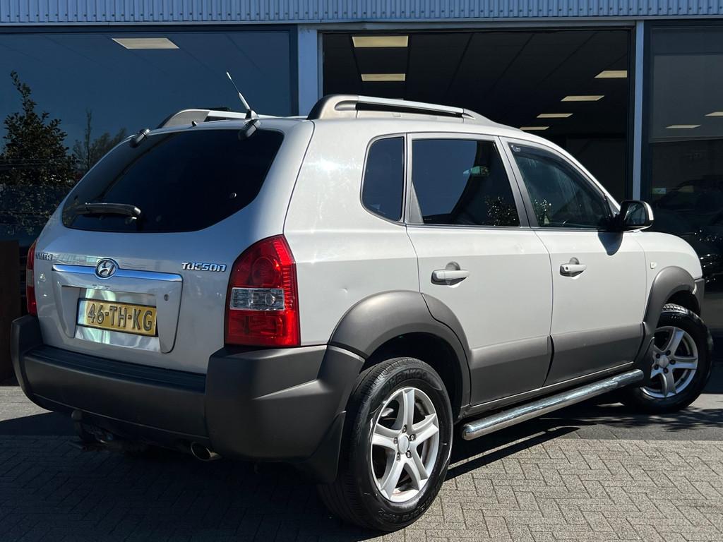 Hyundai Tucson 2.0i Style Premium CRUISE CONTROL/LEDEREN BEK, Auto's, Hyundai, Gebruikt, 4 cilinders, Handgeschakeld, Grijs