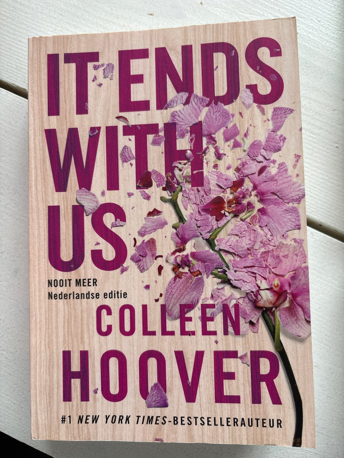 It Ends With Us - Colleen Hoover (Nederlandse editie), Boeken, Ophalen of Verzenden, Zo goed als nieuw, Nederland
