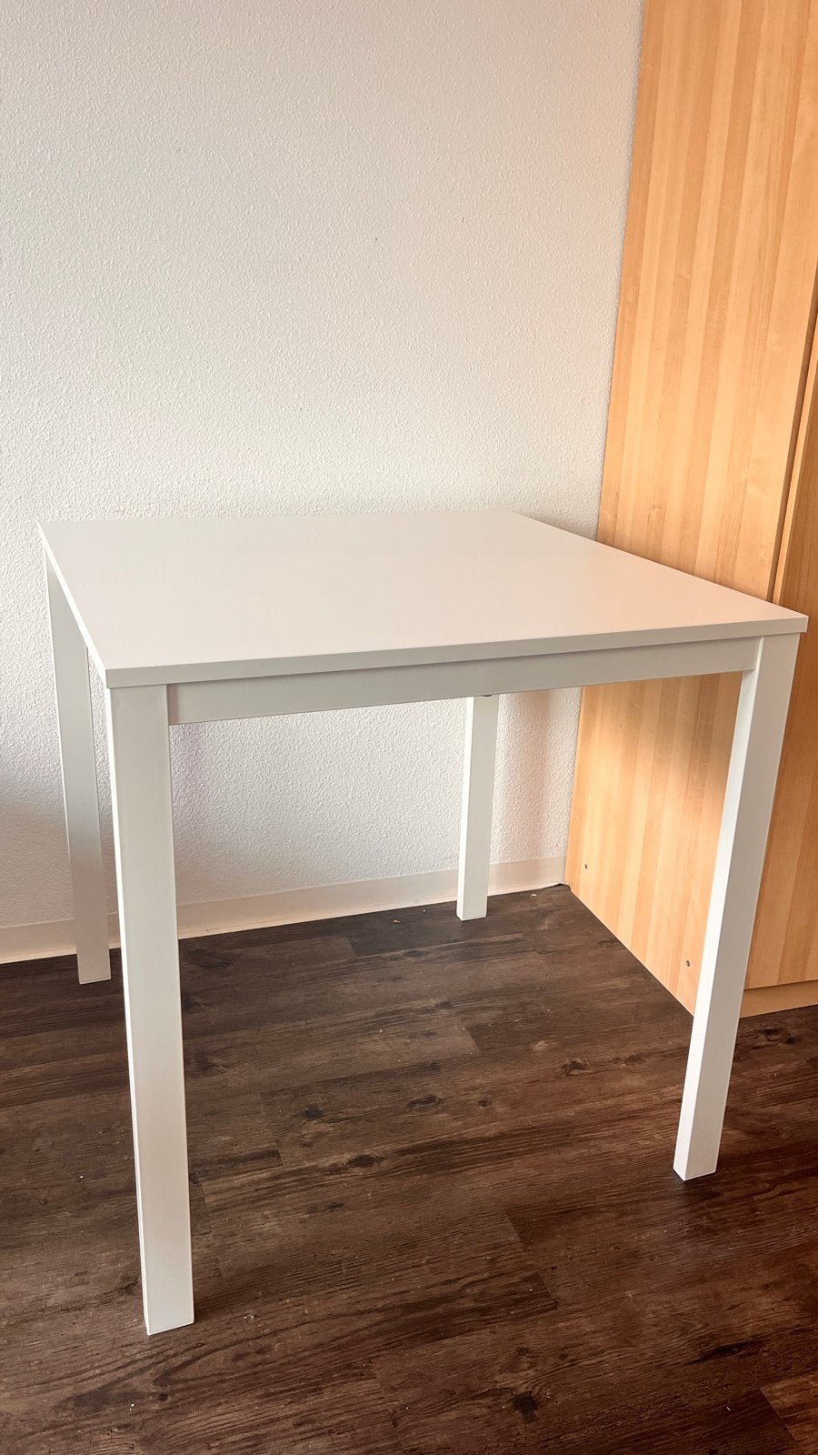 IKEA VIHALS Table - Perfect condition, Ophalen, Overige materialen, 100 tot 150 cm, Vierkant