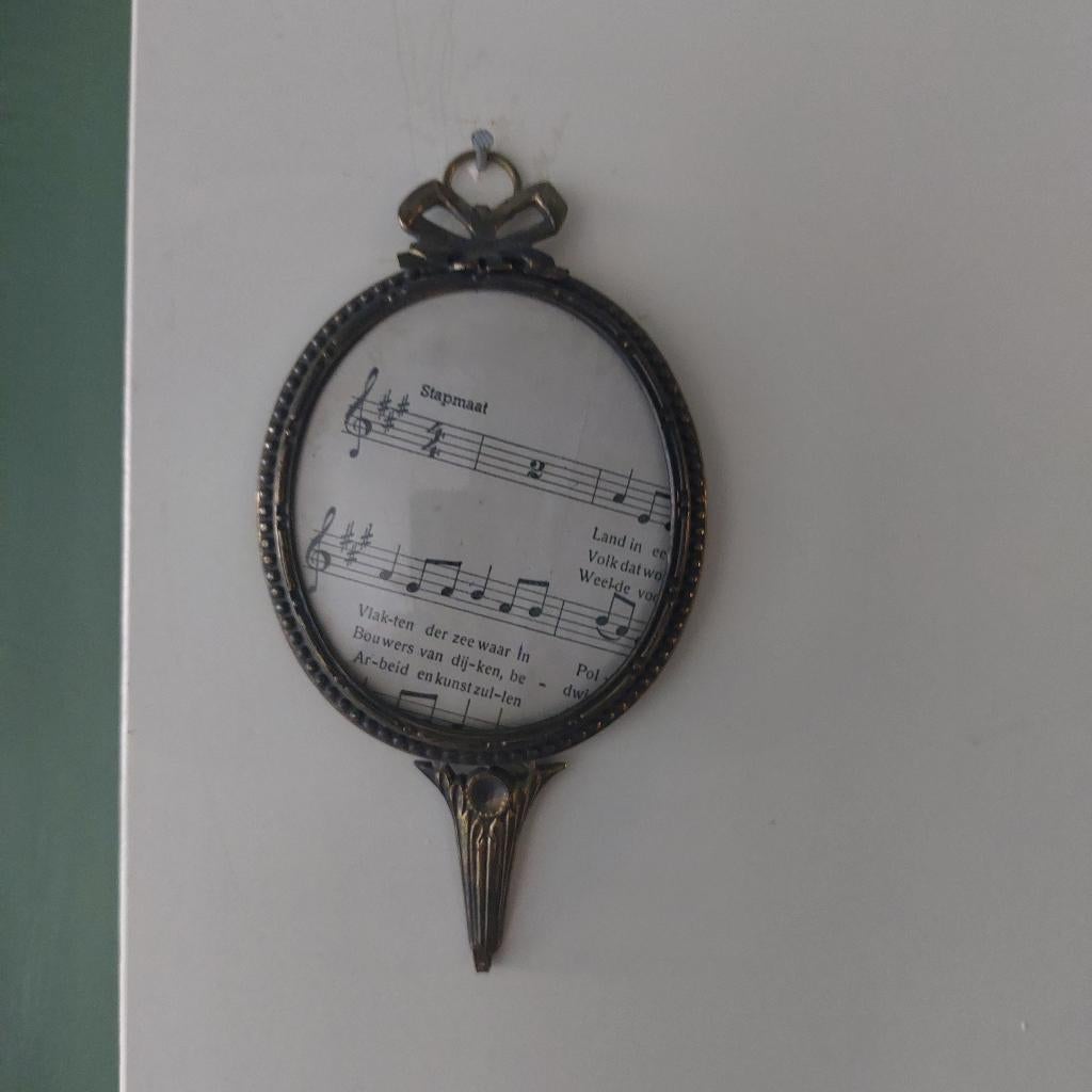 Brocante striklijst fotolijst ovaal met haakje 12 x 7 cm, Antiek en Kunst, Ophalen of Verzenden