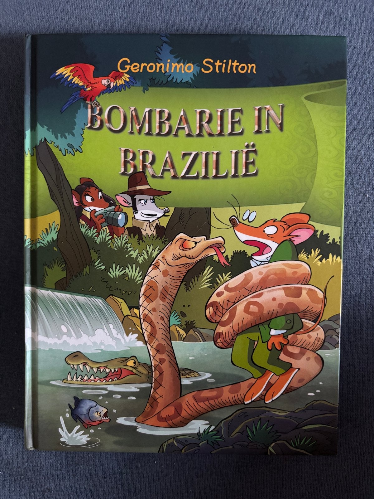Geronimo Stilton - Bombarie in Brazilië, Ophalen of Verzenden, Zo goed als nieuw, Fictie