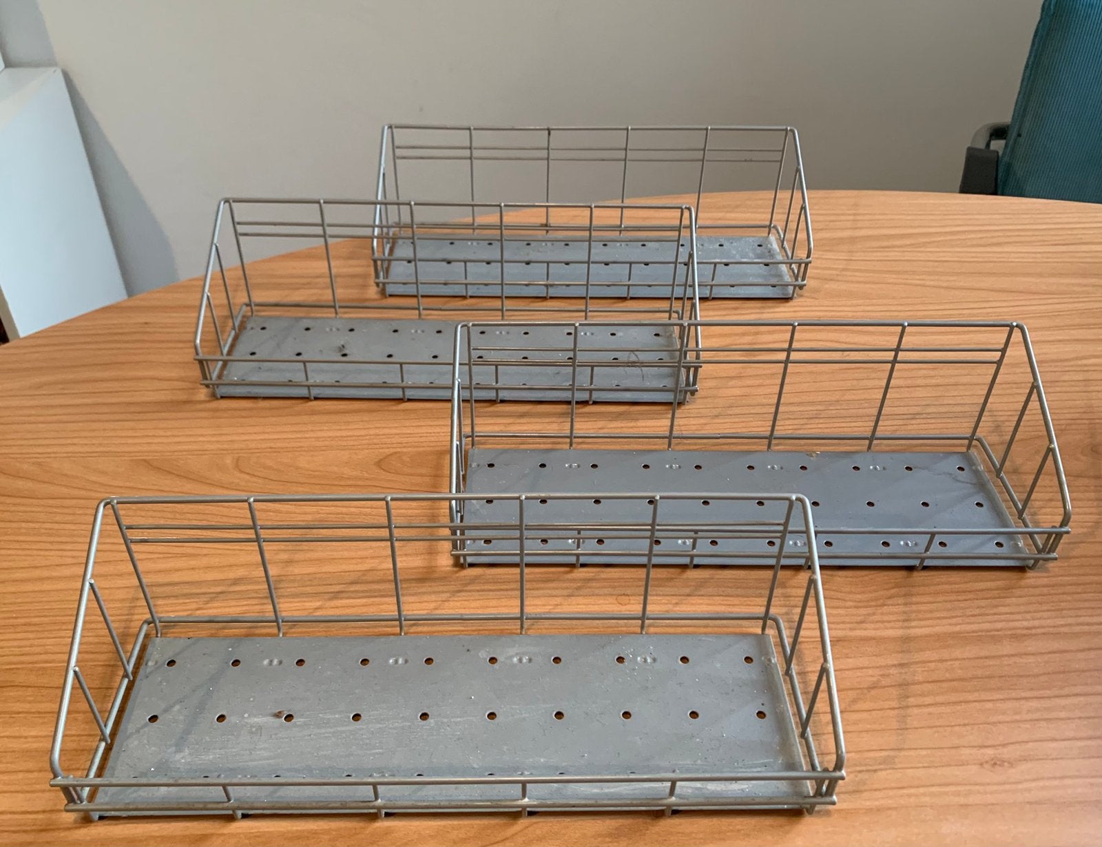 4 x Bygel metalen opbergrekje /organiser van Ikea 32,5 x 10, Ophalen of Verzenden, Zo goed als nieuw