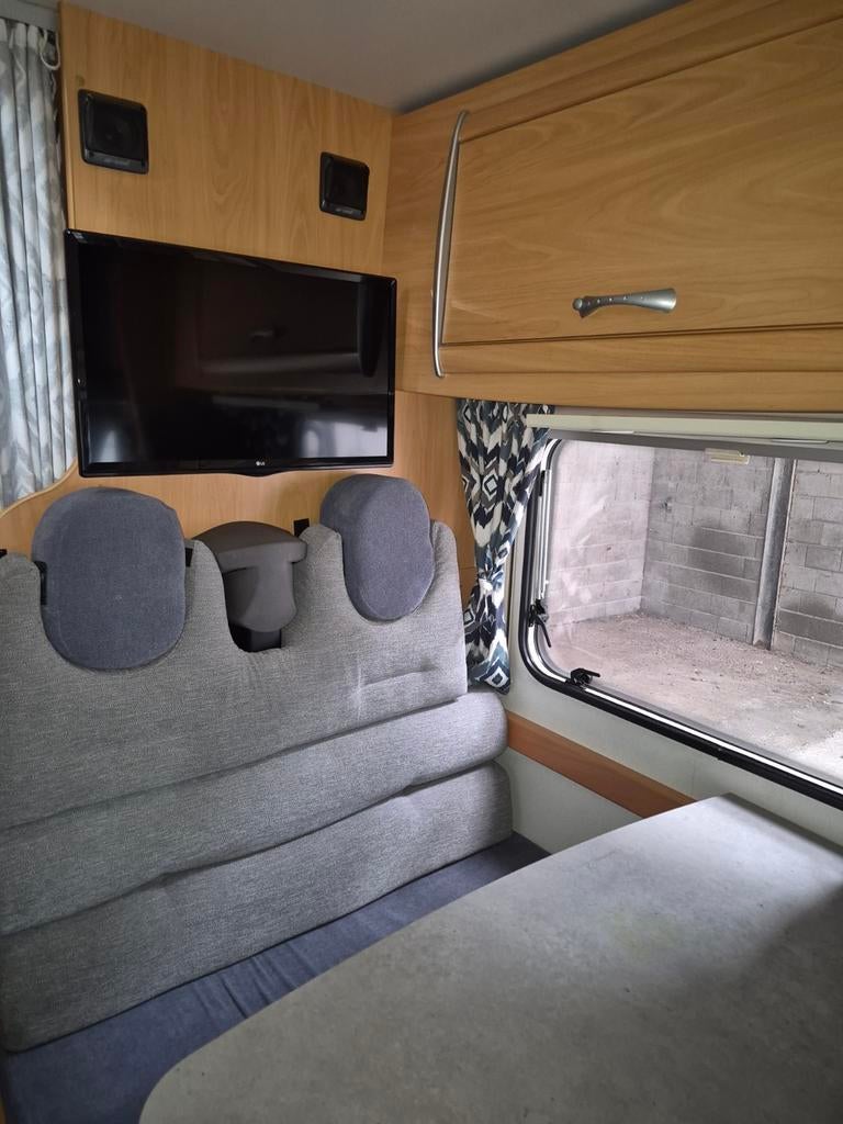 ** Moet weg 2000 gezakt!!  **  Ford Chausson. MEER FOTO'S!!!, Chemisch toilet, Standaard zit, Ringverwarming, Tot en met 2
