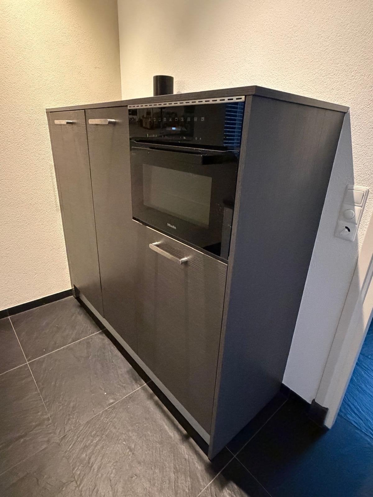 Compacte keuken met koelkast, Ophalen, Bruin, Overige typen, Zo goed als nieuw