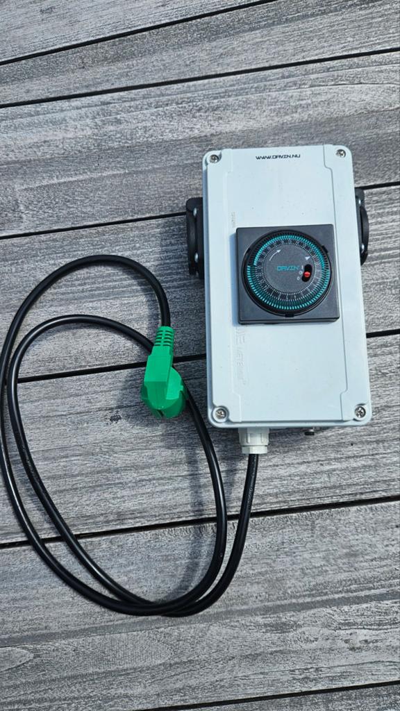 Davin DV-12 Schakelkast / Tijdklok 1380W 6A IP44, Ophalen of Verzenden, Gebruikt, Schakelaar