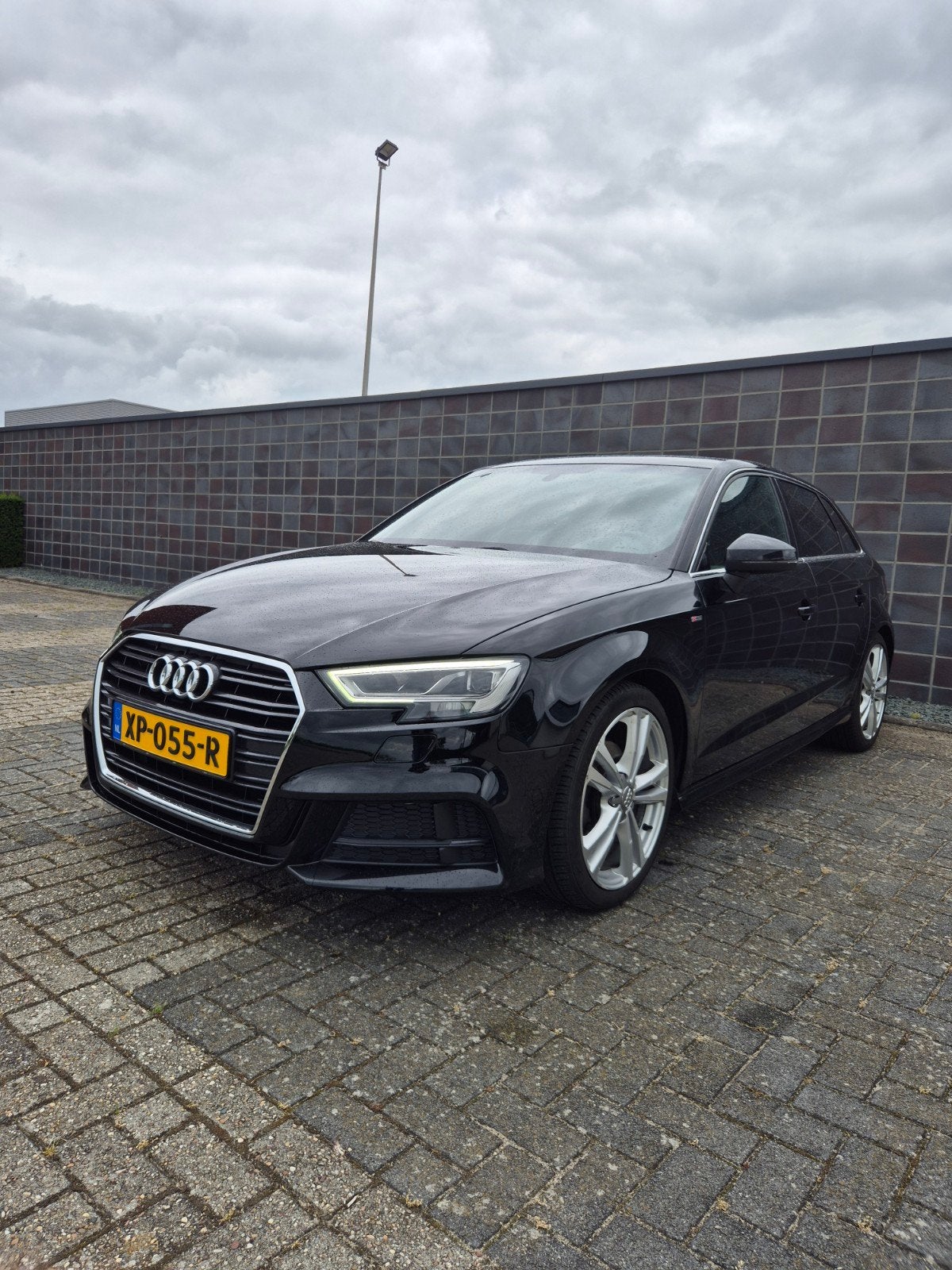Audi A3 Sportback S-line | Trekhaak | 116pk | 2019 | Zwart, Voorwielaandrijving, Zwart, 1165 kg, Leder en Stof