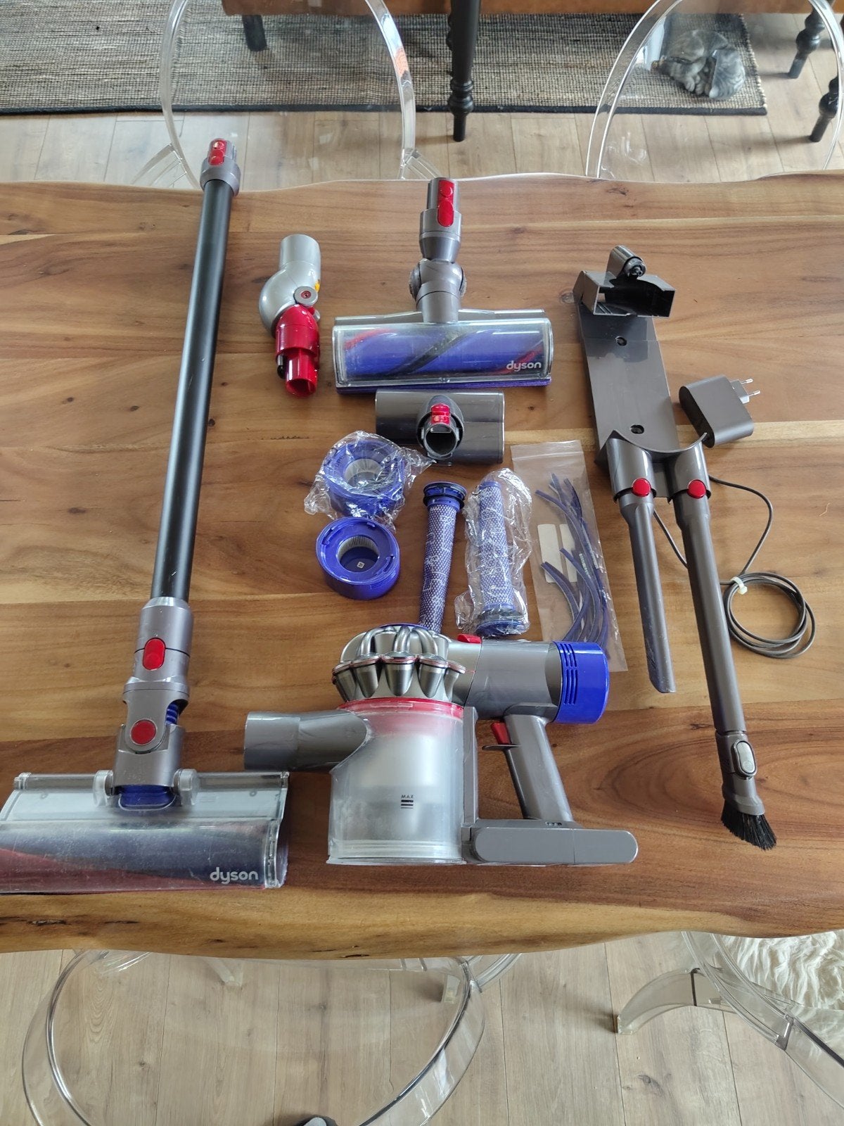 Dyson V8 Steelstofzuiger met recent vervangen batterij, Witgoed en Apparatuur, Ophalen, Gebruikt