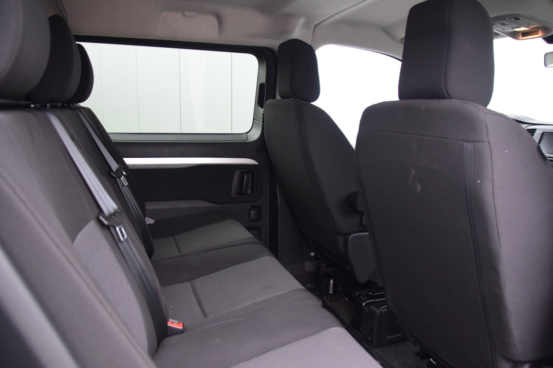 Peugeot Expert 2.0 BlueHDI 180 S&S DC 2x Schuifdeur Navi/Cam, Auto's, Stof, Gebruikt, 4 cilinders, Zwart