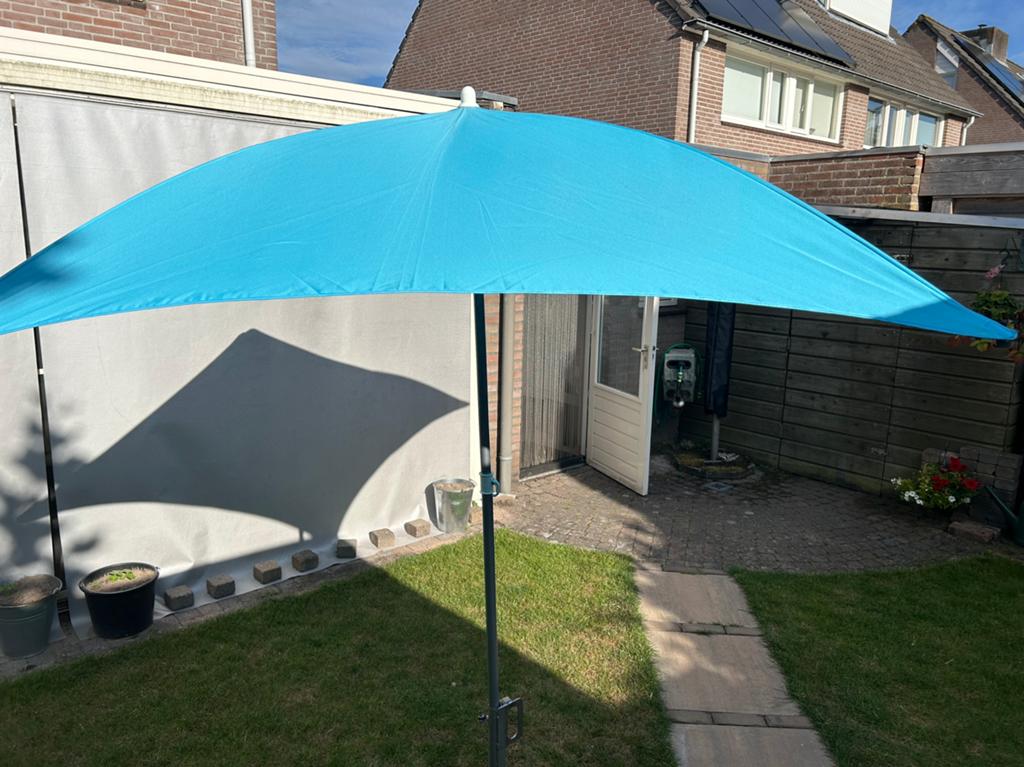 Blauwe parasol, Tuin en Terras, Ophalen of Verzenden, Zo goed als nieuw, 2 tot 3 meter