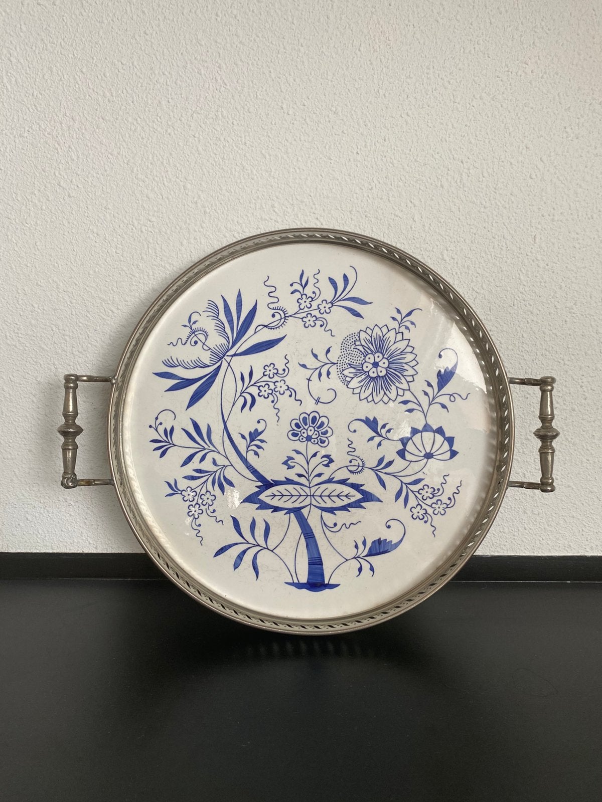 Brocante rond serveerblad blauw-wit porselein met handgrepen, Ophalen