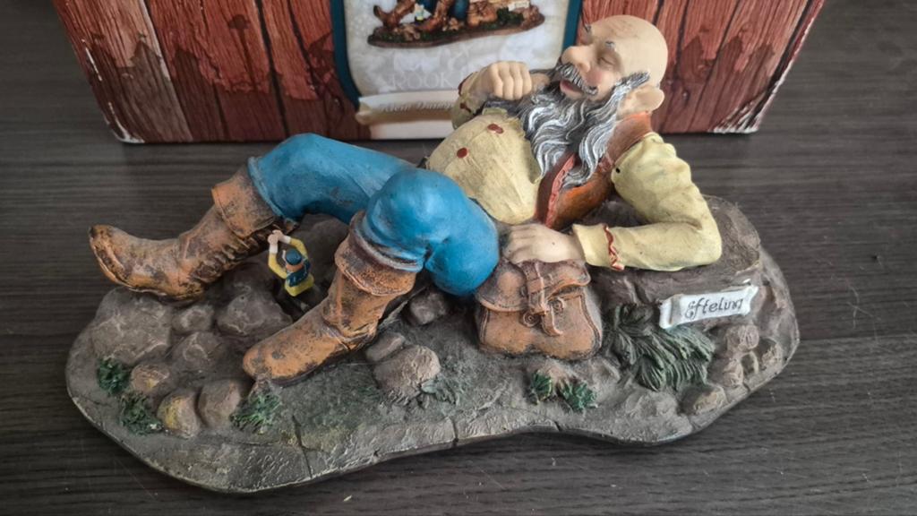 Efteling beeldje: Klein Duimpje en de Reus, Verzamelen, Efteling, Zo goed als nieuw, Beeldje of Poppetje, Ophalen of Verzenden