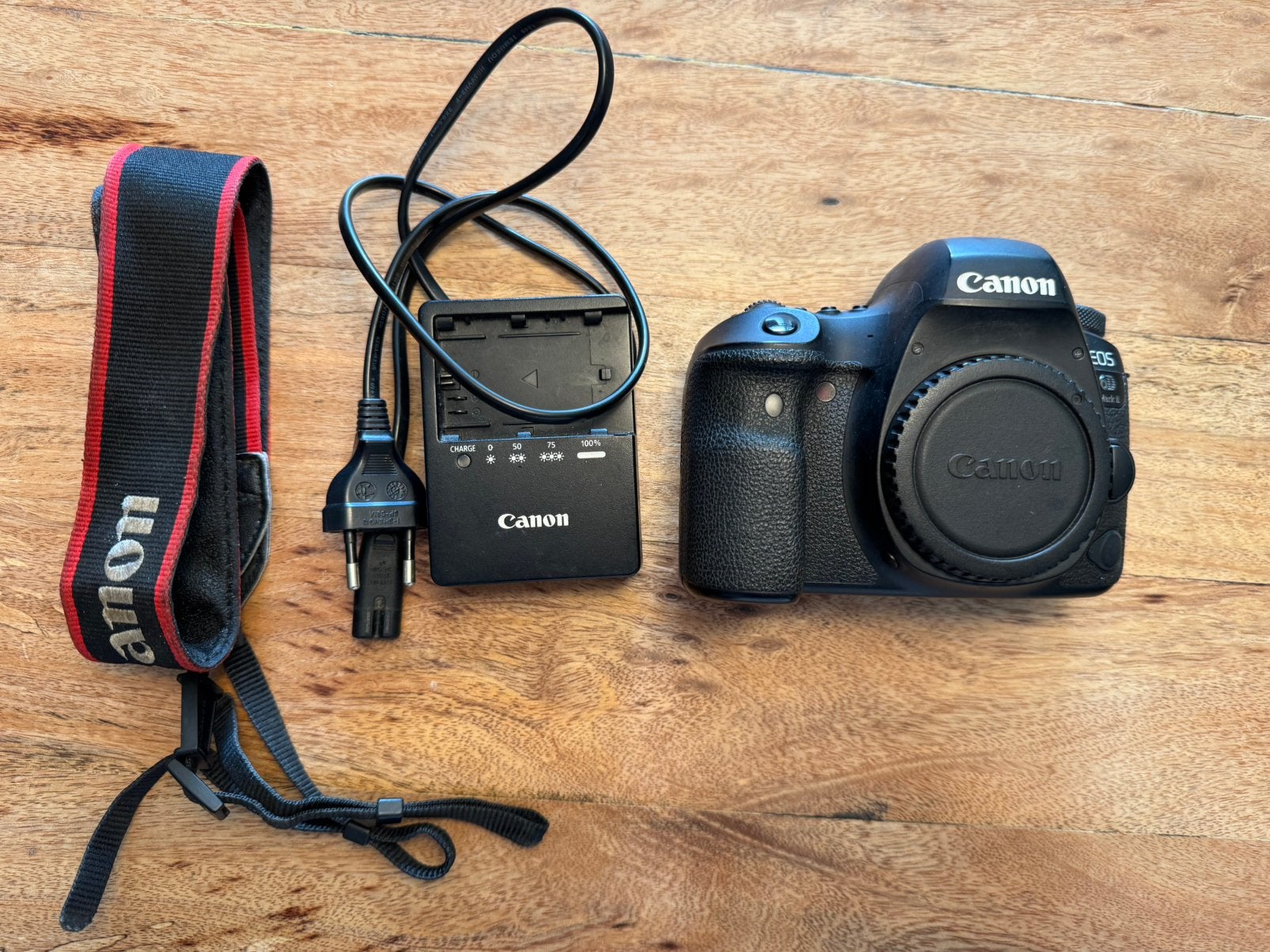 Canon EOS 6D Mark II, Audio, Tv en Foto, Fotocamera's Digitaal, Gebruikt, Spiegelreflex, Canon, Kantelbaar/draaibaar scherm