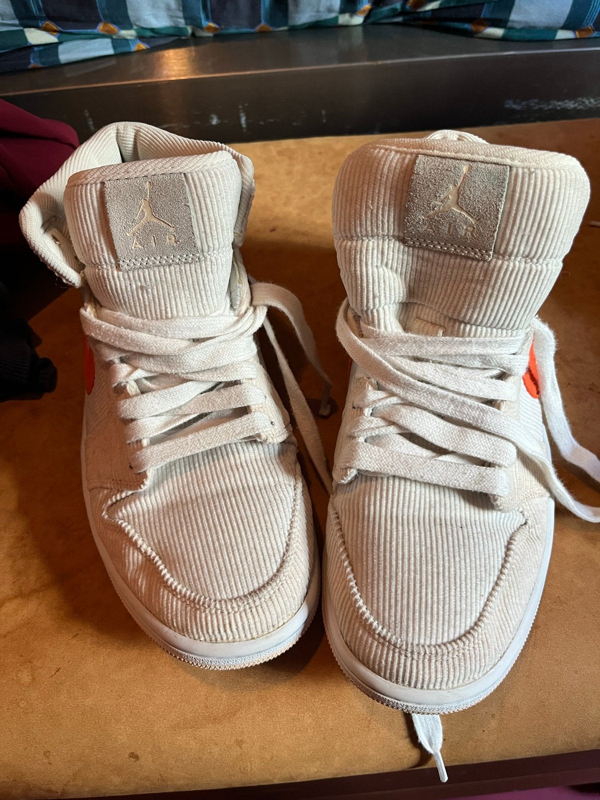 Nike Air Jordan Dames Corduroy Maat 40, Ophalen of Verzenden, Gedragen, Beige, Sneakers of Gympen