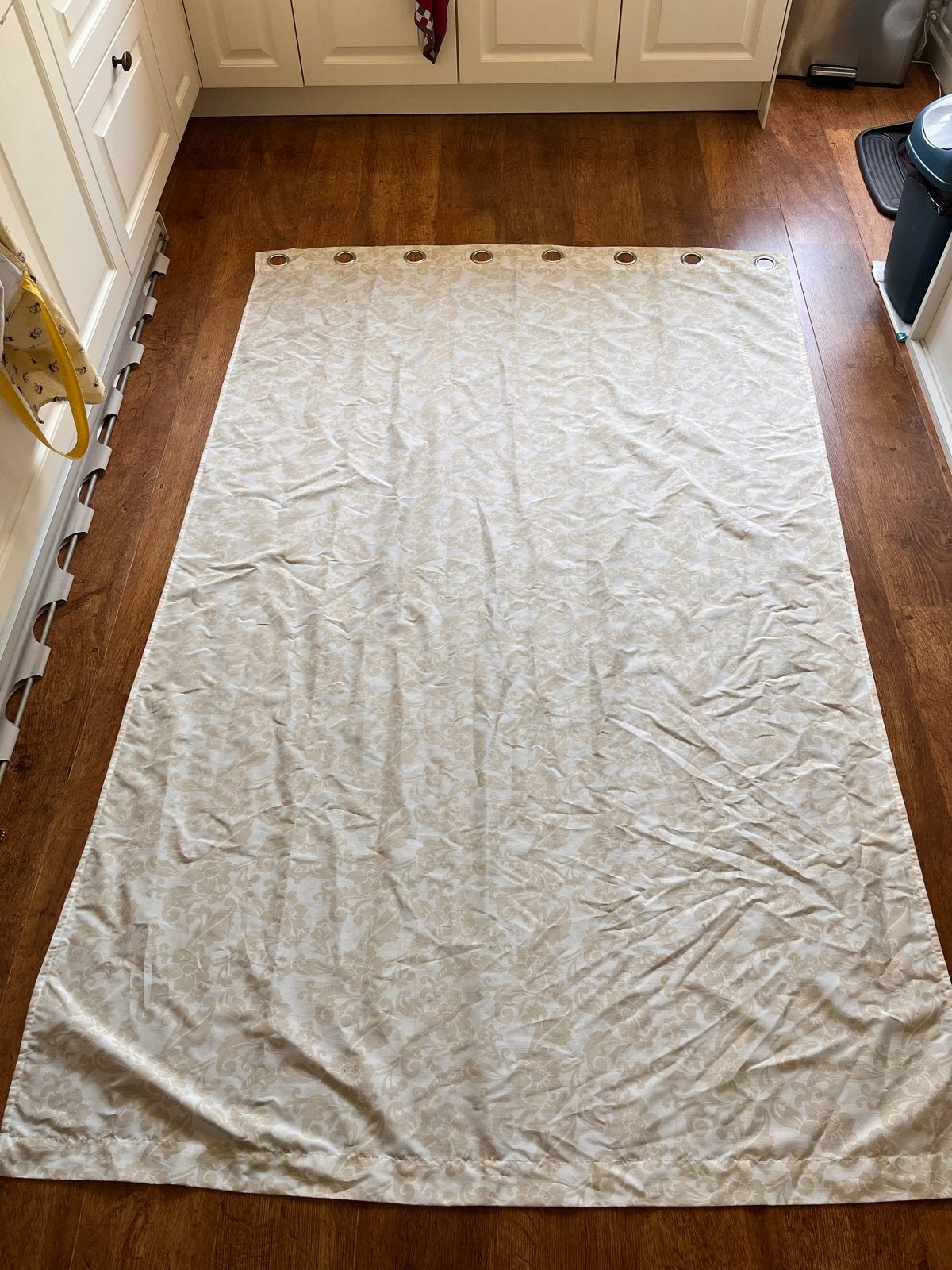 Gordijn met houten roede en kwasten - 260x140 cm, Huis en Inrichting, Ophalen, Gebruikt, 100 tot 150 cm, 200 cm of meer