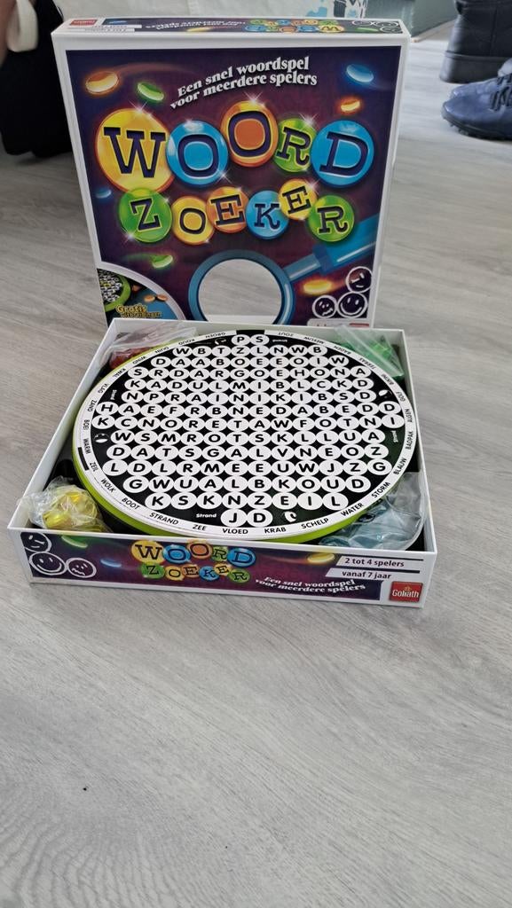 Woord zoeker het spel 7+, Ophalen