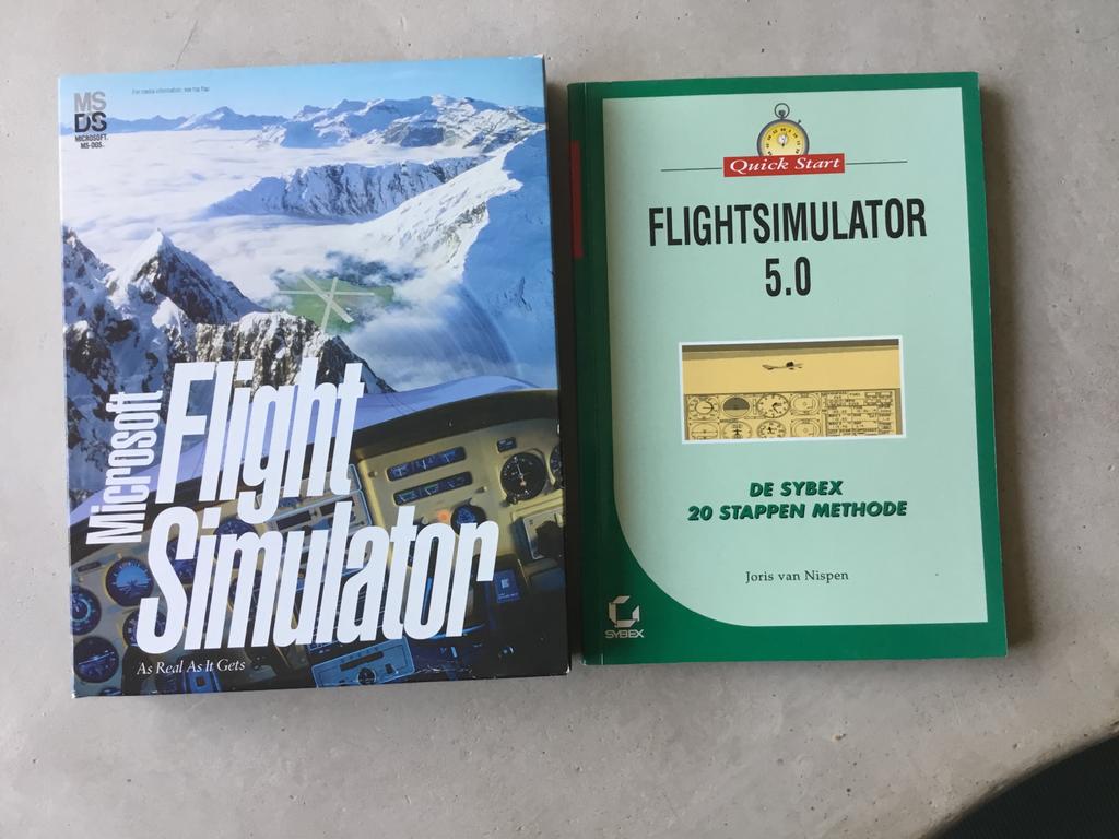 Microsoft Flight Simulator 5.0 met Quick Start boek, Ophalen, 1 speler, Zo goed als nieuw, Vanaf 3 jaar