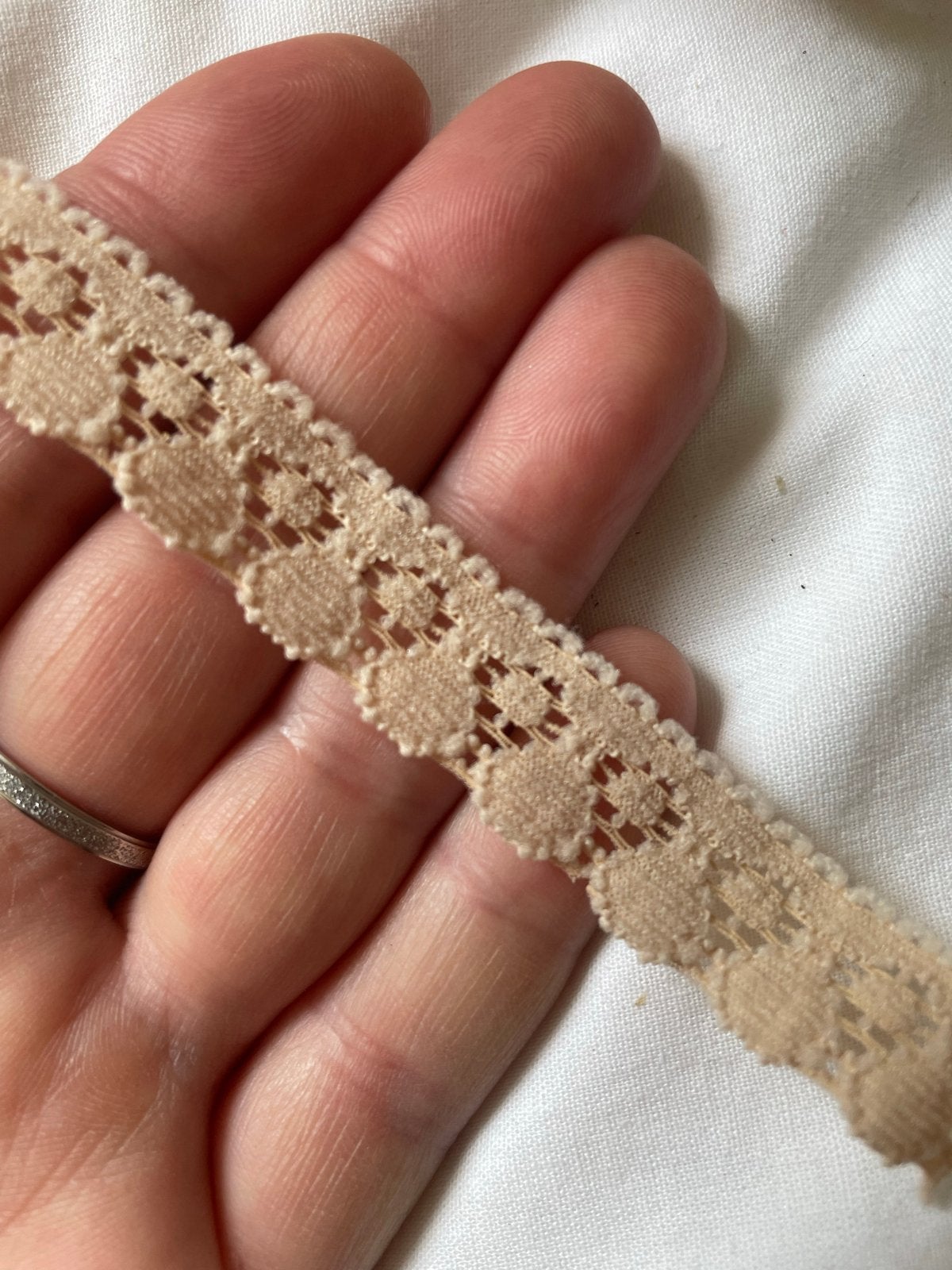 Elastisch vintage kant lint - Nieuw, Ophalen of Verzenden, Nieuw, Lint, Band of Elastiek
