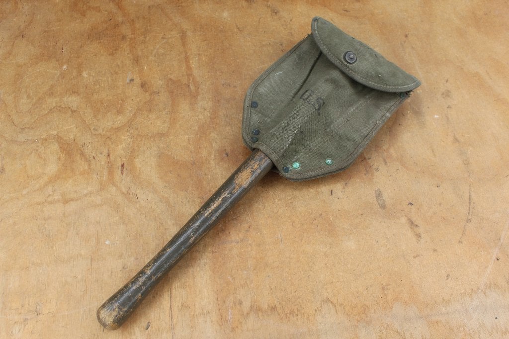 = US M1943 Entrenching Tool Shovel 1944 Met Cover =, Ophalen of Verzenden, Amerika