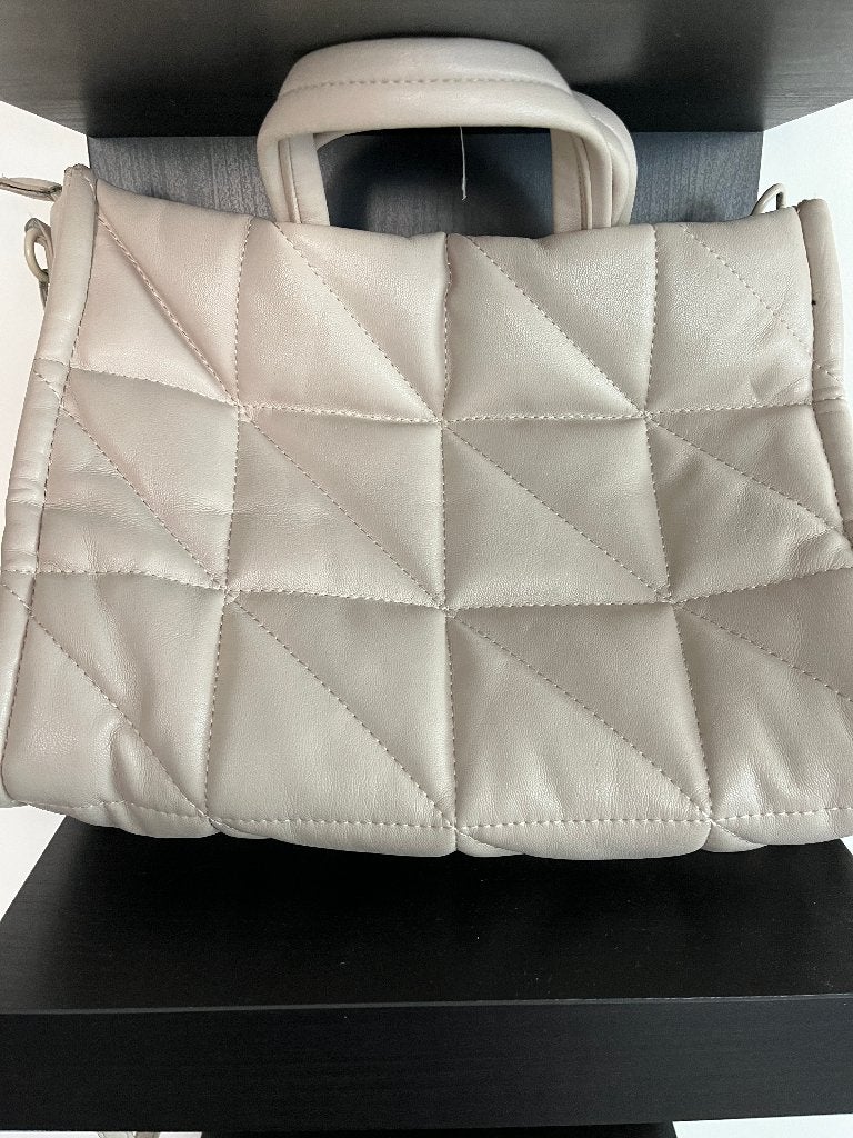 Tas creme met hengsel en riem, Ophalen, Zo goed als nieuw, Beige, Overige typen