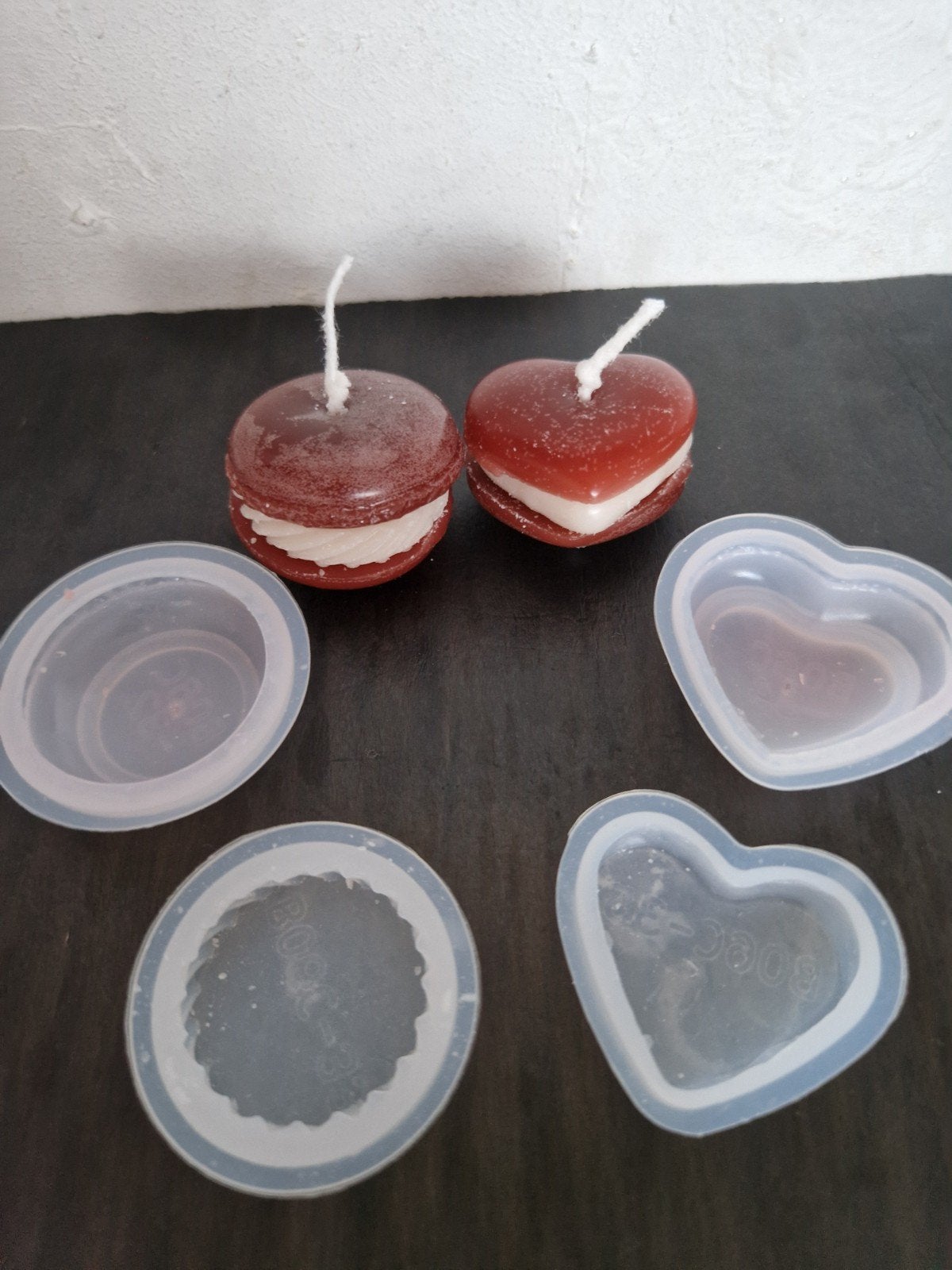 Siliconen mallen voor macarons en hartjes (1x gebruikt), Huis en Inrichting, Woonaccessoires | Kandelaars en Kaarsen, Ophalen of Verzenden