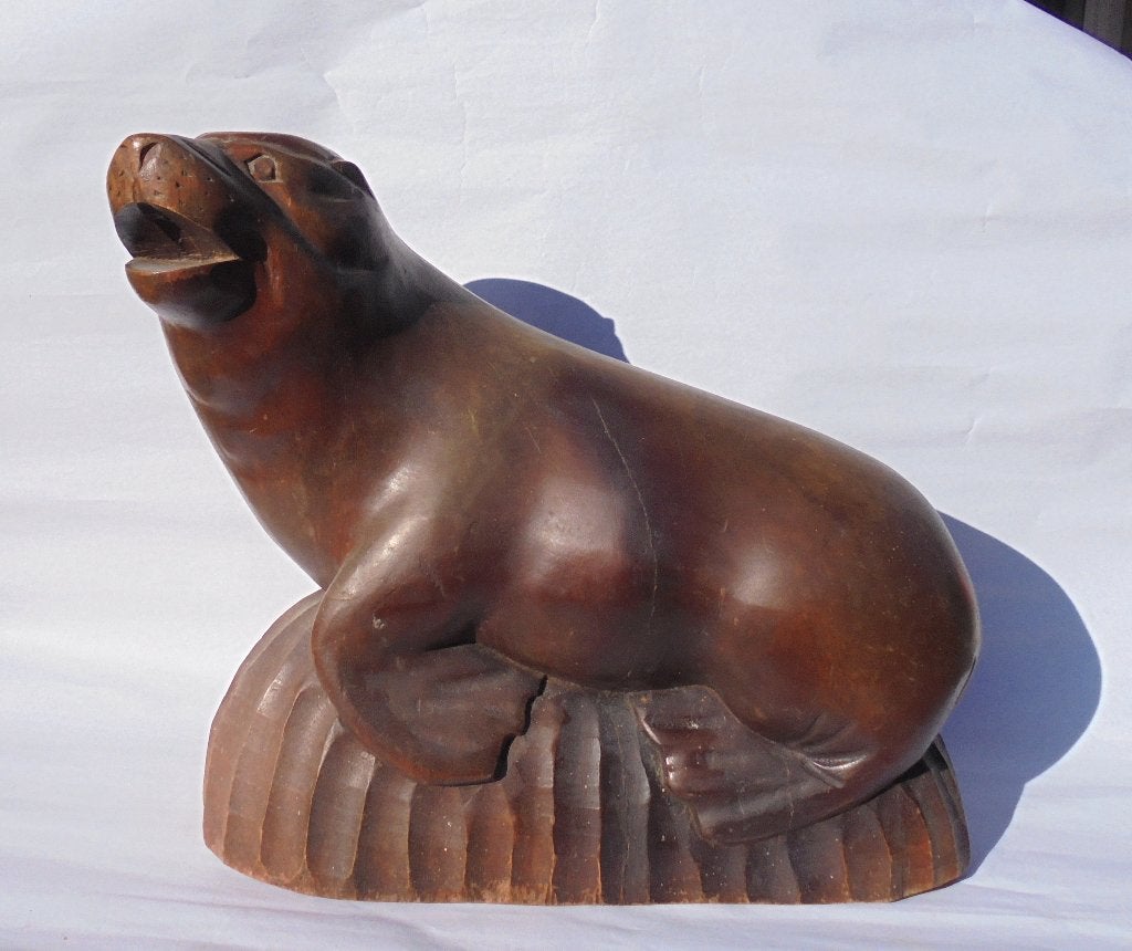 Oud houten beeld zeehond, in Amsterdamse School stijl., Antiek en Kunst, Houtsnijwerk, Art deco, Ophalen of Verzenden, Handgemaakt