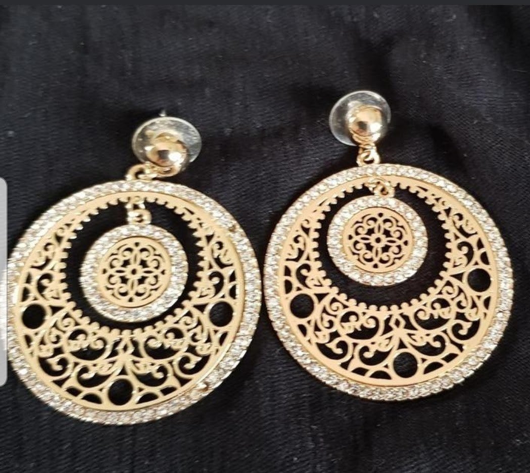 Gouden Oorbellen met Strass - Elegant en Sprankelend, Overige materialen, Hangers, Ophalen of Verzenden, Zo goed als nieuw