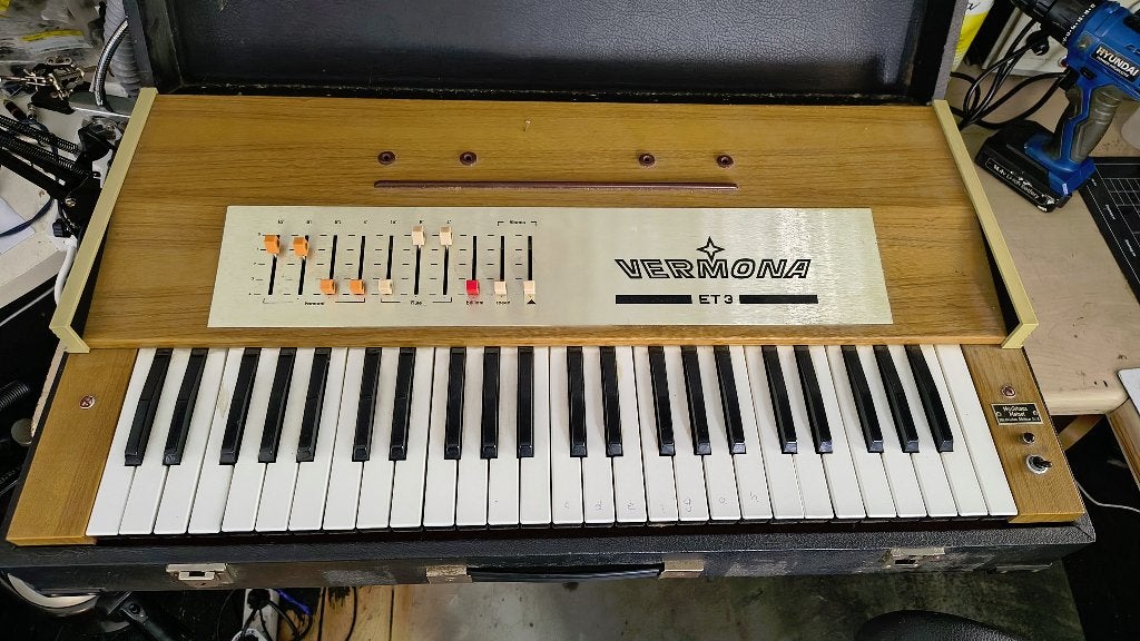 Vermona ET-3 DDR vintage orgel DEFECT !, Ophalen of Verzenden, Gebruikt, 1 klavier, Orgel
