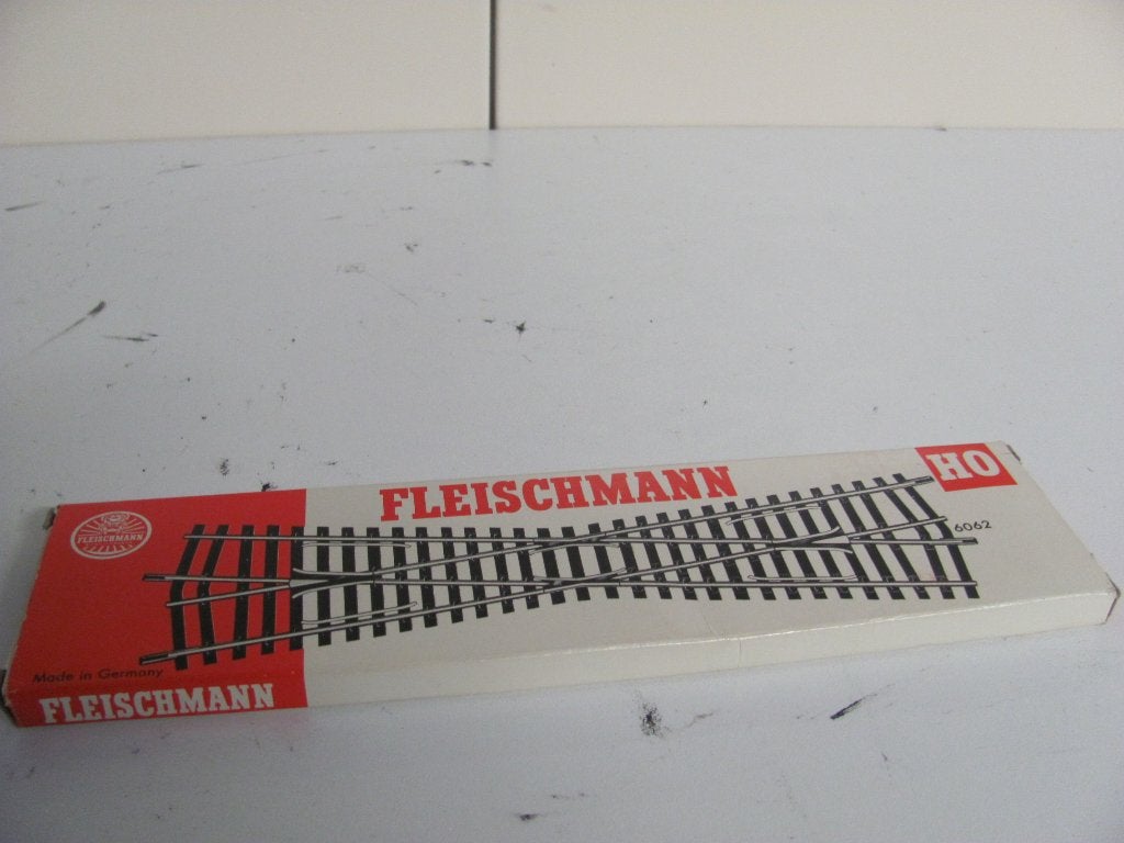 FLEISCHMANN 6062 kruis rail in originele doos, Rails, Ophalen of Verzenden, Zo goed als nieuw, Fleischmann