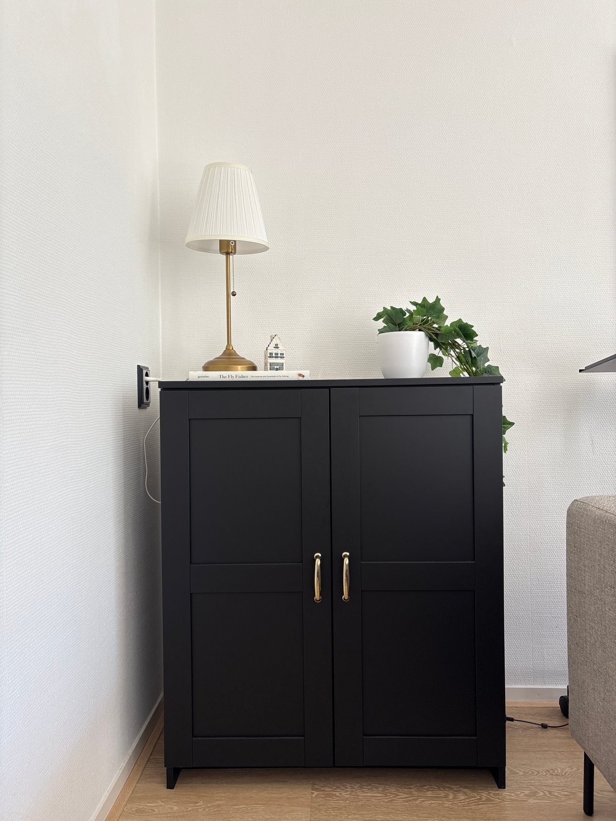IKEA Brimnes kast met gouden handgrepen, Ophalen, Zo goed als nieuw