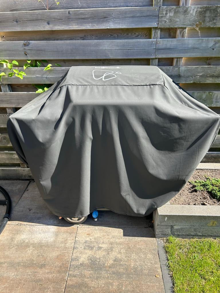 Barbecook gasbarbecue met hoes - 134x115x55cm, Ophalen, Gebruikt