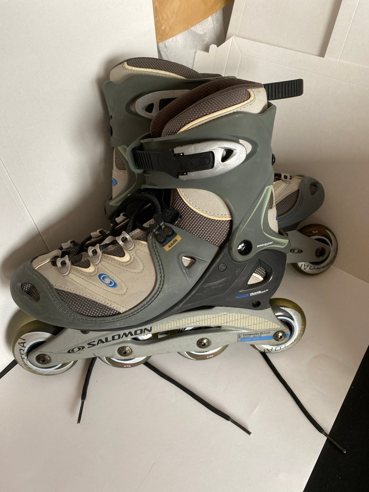 Salomon inline skates met kniebeschermers en handschoenen, Ophalen of Verzenden, Gebruikt
