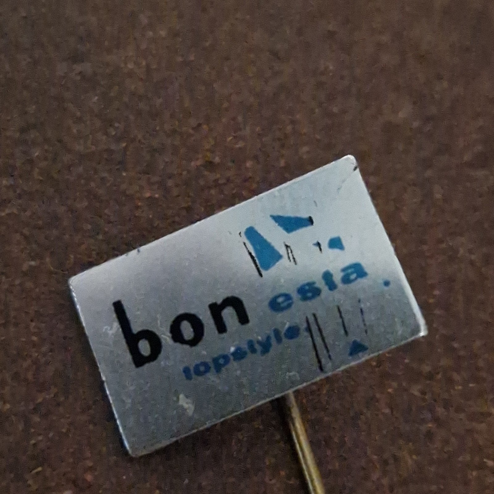 SPELDJE esta stijle, Verzamelen, Speldjes, Pins en Buttons, Ophalen of Verzenden, Zo goed als nieuw, Merk