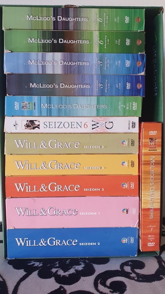 McLeod's Daughters & Will & Grace DVD Boxsets, Cd's en Dvd's, Gebruikt, Alle leeftijden, Boxset, Drama