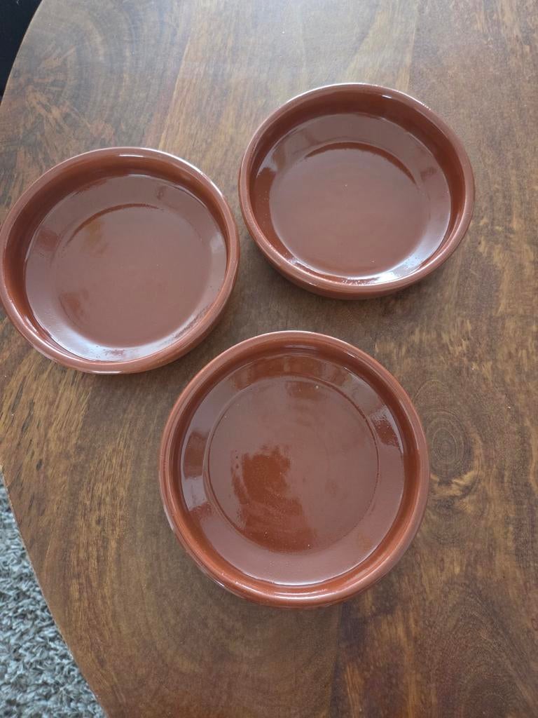 Drie terracotta schaaltjes, Huis en Inrichting, Keuken | Servies, Ophalen, Aardewerk, Overige stijlen, Schaal of Schalen