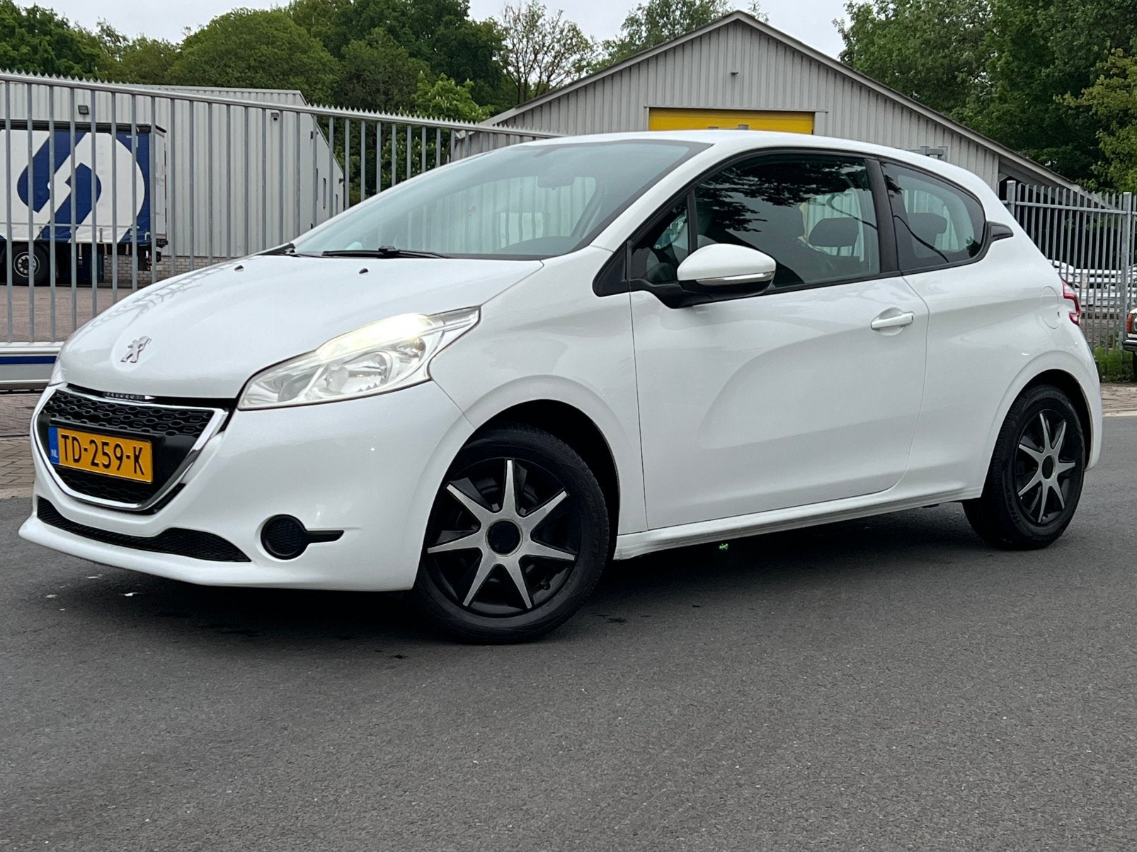 Peugeot 208 1.0 VTI AIRCO | CRUISE | PDC | BLUETH. | ISOFIX, Auto's, Voorwielaandrijving, 31 €/maand, Bedrijf, 3 cilinders