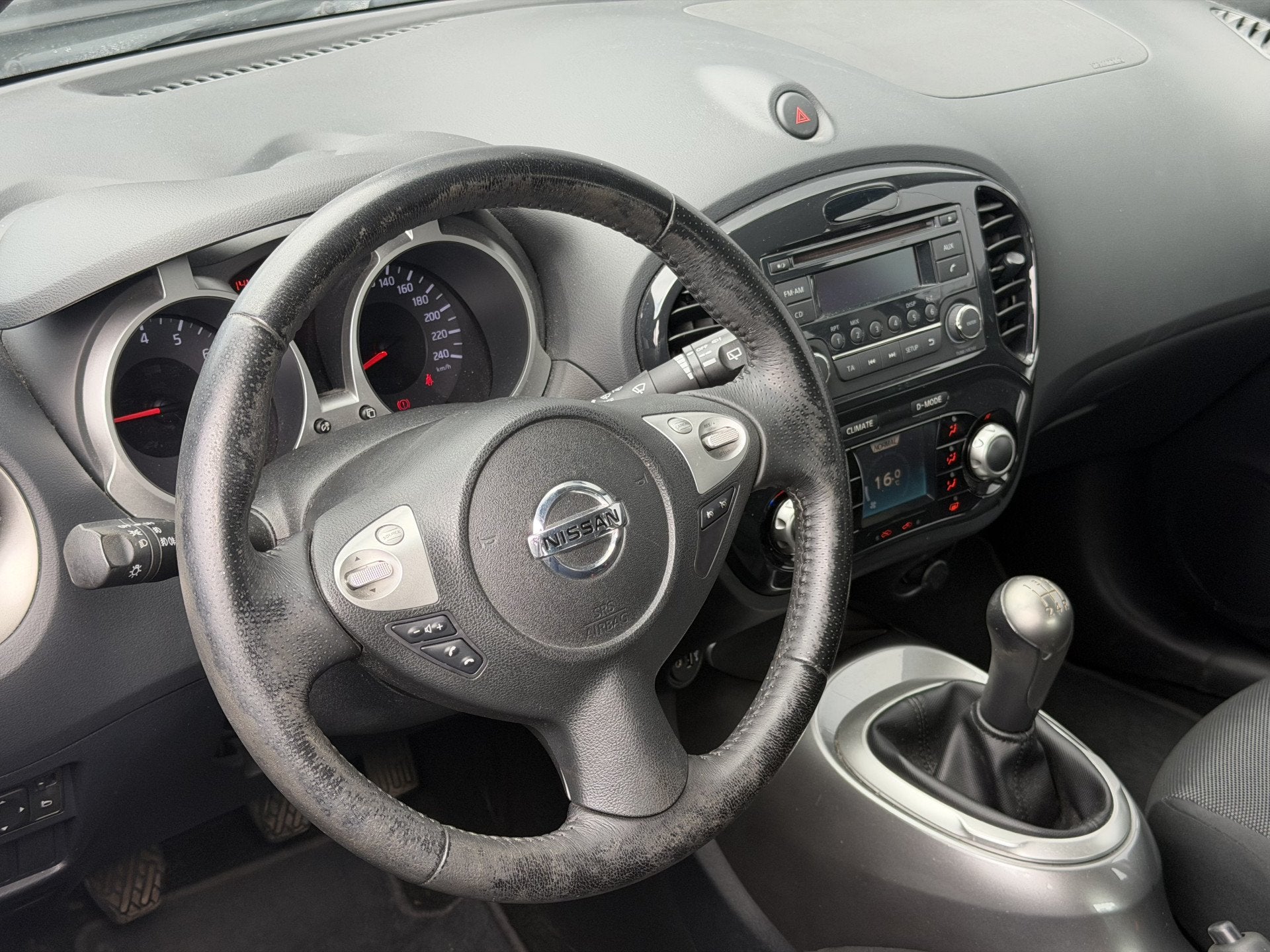 Nissan Juke 1.6 Acenta Eco | RIJKLAAR | Clima | Cruise | NAP, Auto's, Euro 5, Stof, Zwart, 4 cilinders