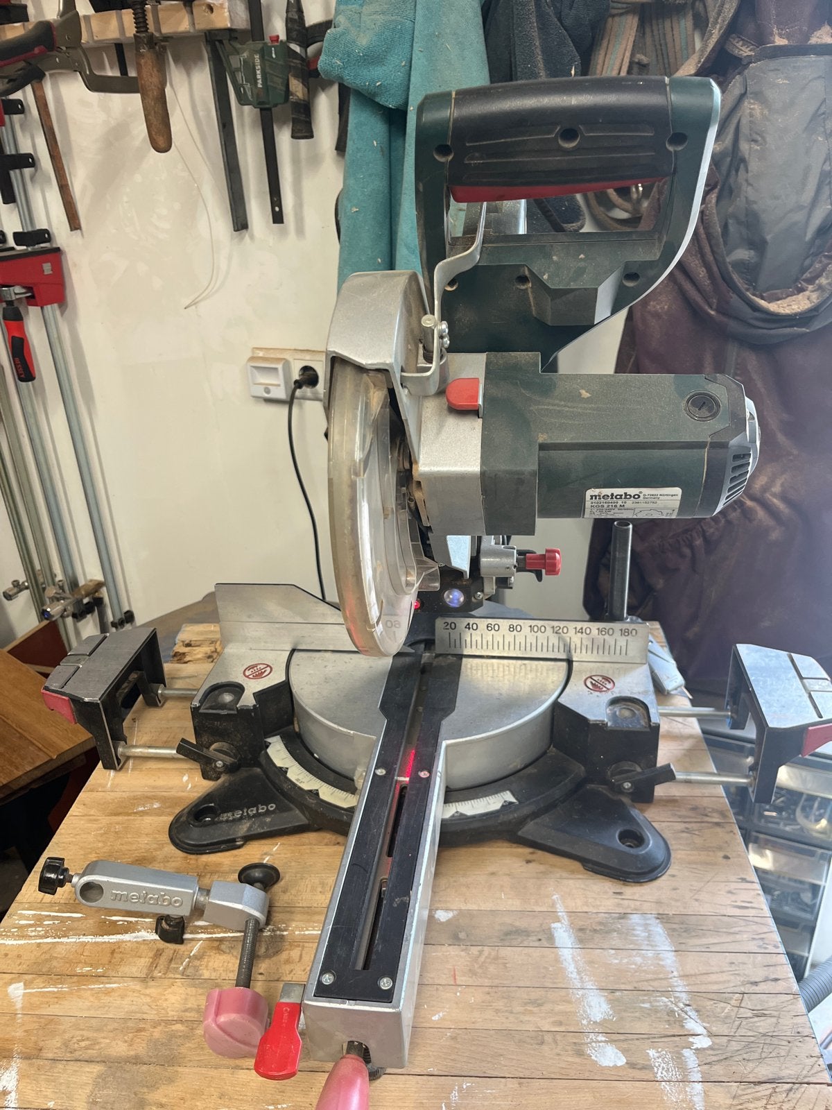 Metabo KGS 216 M afkortzaag met extra zaagblad, Doe-het-zelf en Verbouw, Gebruikt, 70 mm of meer, Ophalen of Verzenden, Afkortzaag