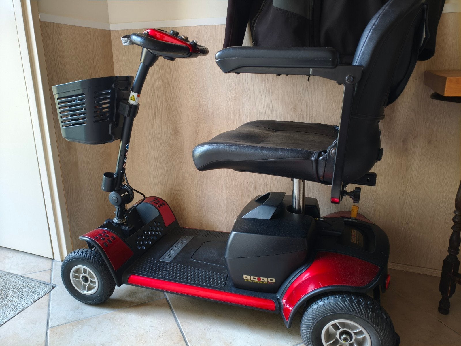 Te koop stabiel scootmobiel., Ophalen, Zo goed als nieuw, 11 t/m 15 km/u