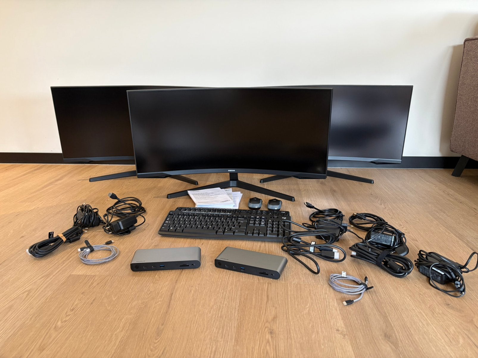 2 Samsung Odyssey G5 34″ Ultrawide sets + 1 extra monitor, Computers en Software, Ophalen, 101 t/m 150 Hz, VA, Zo goed als nieuw
