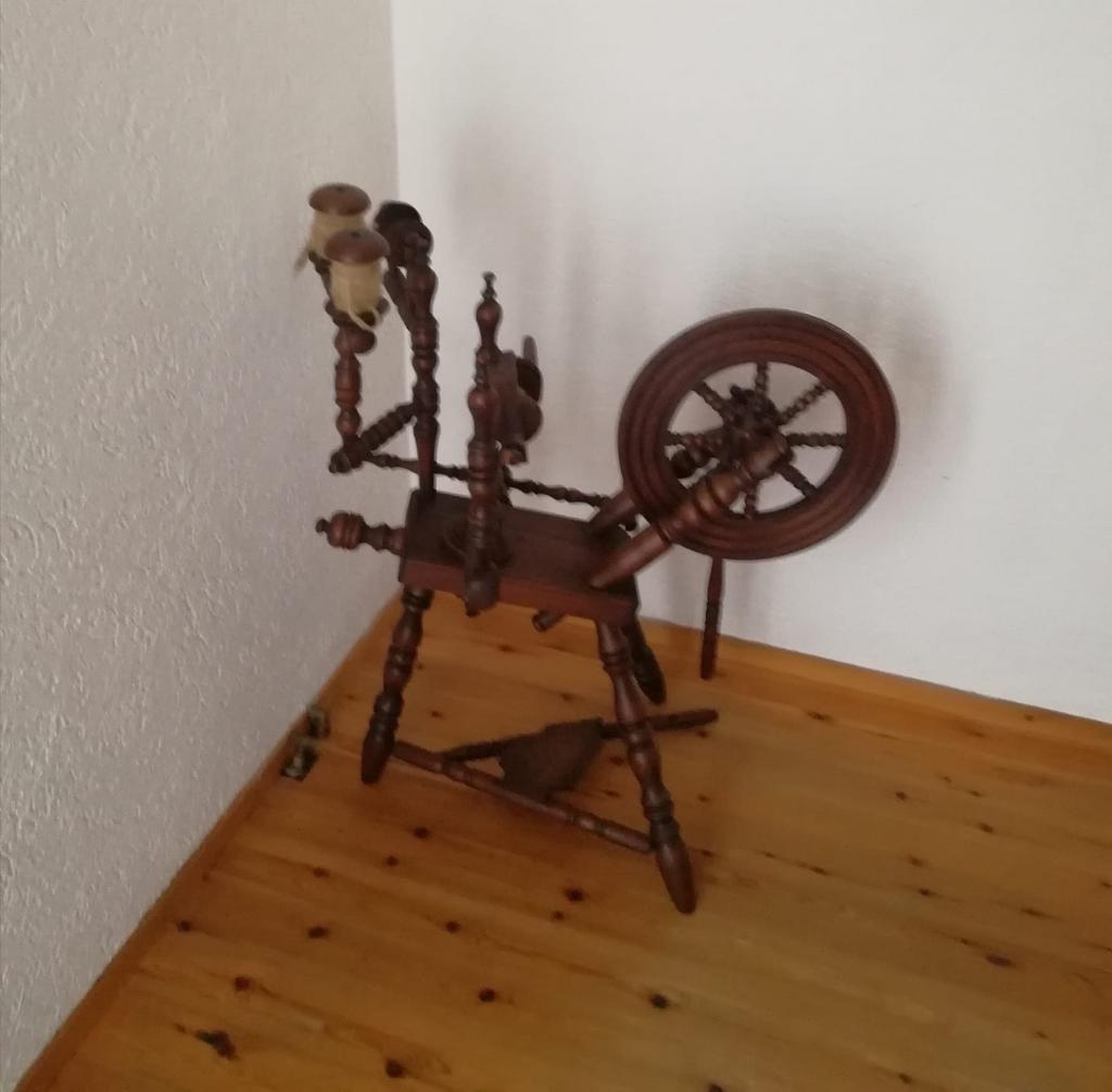 Houten spinnewiel, Hobby en Vrije tijd, Spinnewielen en Spinnen, Ophalen, Gebruikt, Spinnewiel