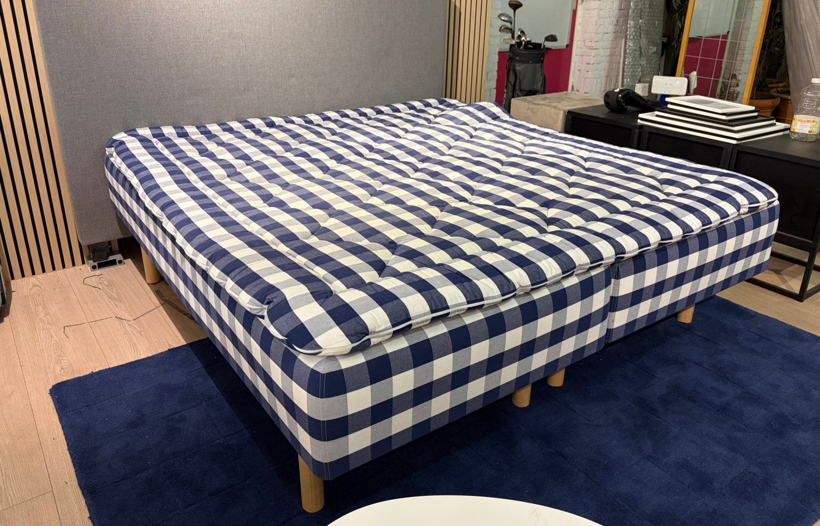 Hastens Superia Extra Firm | 180x210 | Blue check €1400