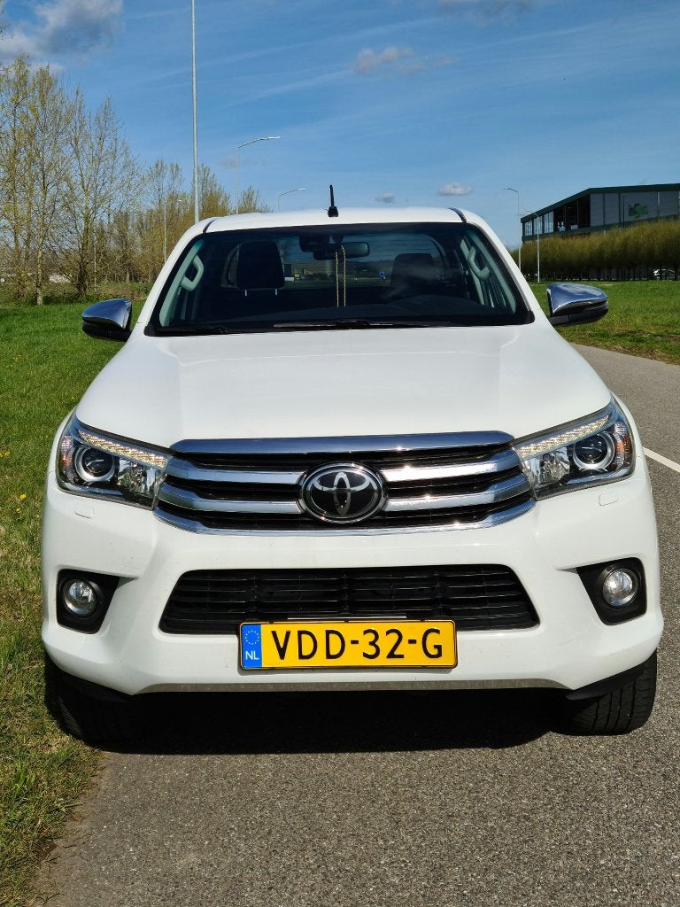 Toyota Hilux 2.4 D-4d-f 4WD 150PK Xtra Cabine Van 2019 Wit, Auto's, 4 cilinders, Wit, Origineel Nederlands, Vierwielaandrijving